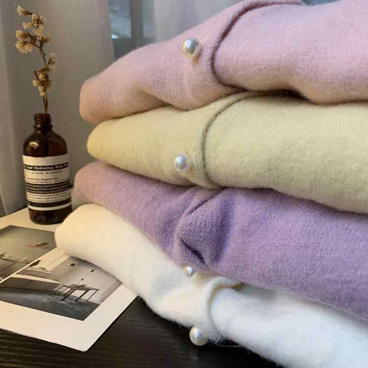 カーディガン レディース ニット ショート丈 ラウンドネック 浅黄色 パールボタン 厚手 アンダーウェア トップス ゆったり 長袖 ポリエステル 無地 切り替え 秋冬 ロリータ 淡い紫 桜色 オフホワイト