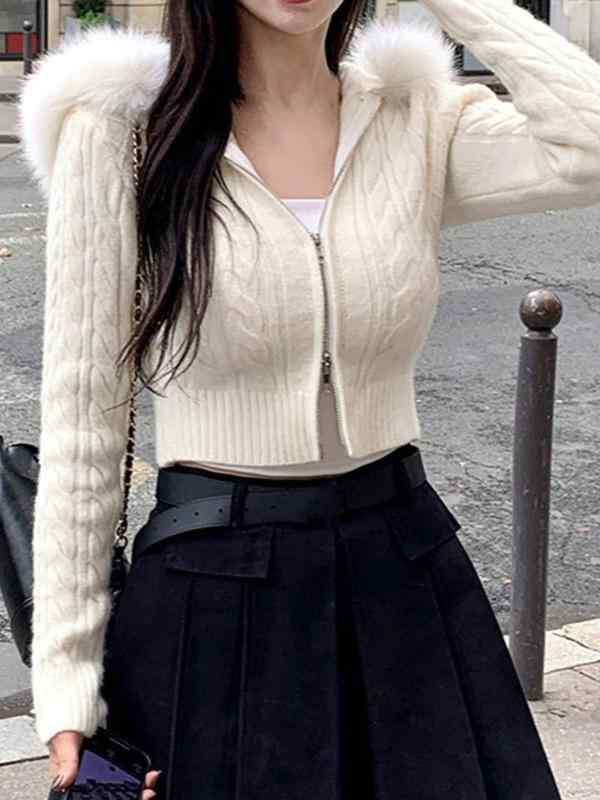Long-Sleeved Knit - ニット レディース カーディガン 秋冬 長袖 ショート丈 フード付き ミルキーホワイト 無地 きれいめ かわいい 韓国風 日韓スタイル デート 普段使い