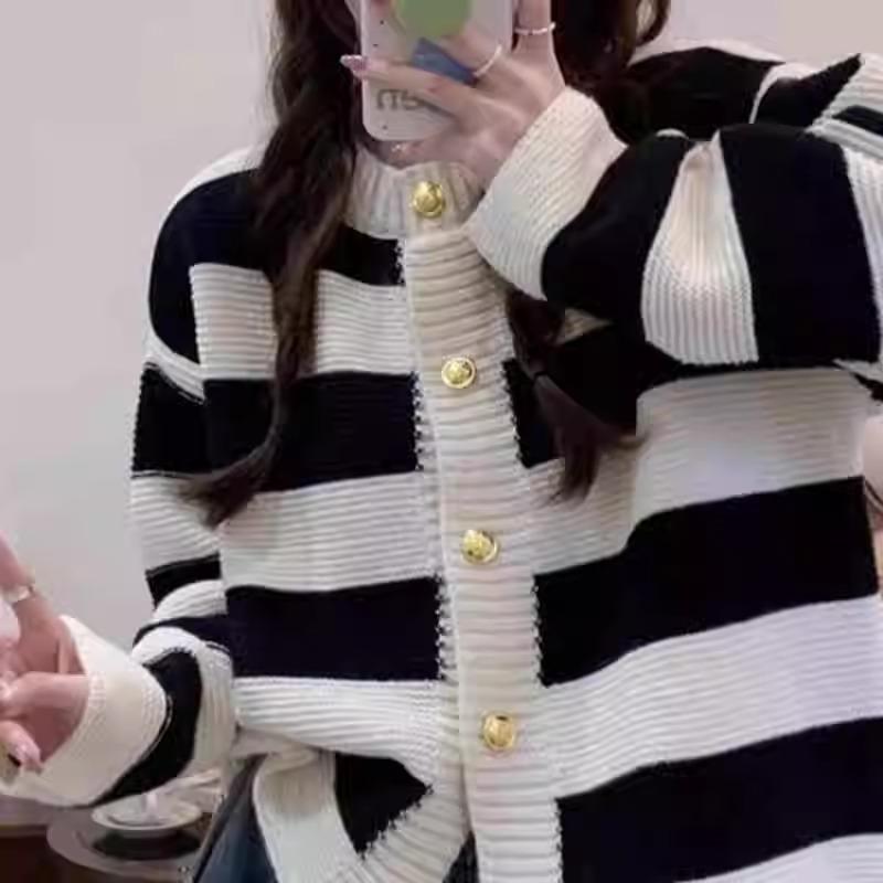 ニットカーディガン レディース 秋冬 配色 ストライプ柄 ニットアウター ショート丈 丸首 長袖 韓国風 レッド ブラック ピンク系