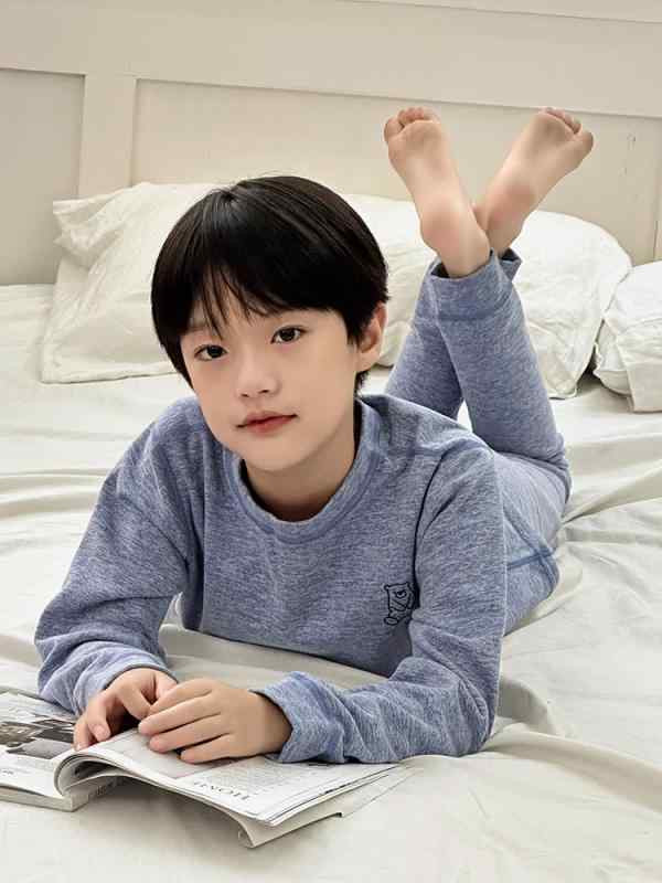 子供用パジャマ 秋冬 子供用ルームウェア 長袖 長ズボン 男の子 保温インナー 上下セット 羊毛 桑蚕丝 再生繊維 120cm 130cm 140cm 150cm 160cm 170cm 灰色 青色 黄色 赤色 8歳以上 伸縮性