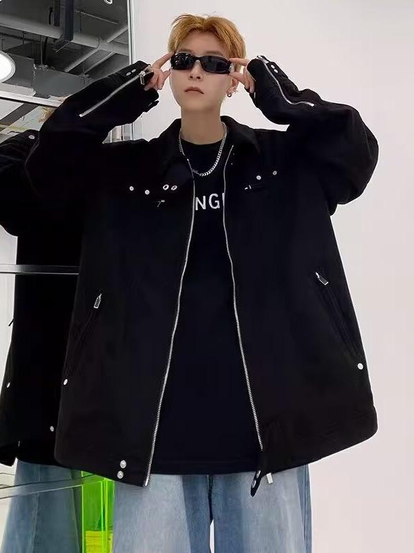 ・カテゴリ: カジュアルスーツ・スタイル: その他・襟: 立襟・フィット: ルーズ・前立て: プルオーバー・フード: なし・厚さ: 普通・柄: 無地・素材: 綿、アラミド・生地: 綿・主素材: アラミド80%・裏地: アラミド96%・対象: 青少年、成人男性・シーン: 日常・ディテール: ニット袖・裾: ストレートヘム・袖丈: 長袖・色: ブラック・サイズ: M、L、XL、2XL・袖: レギュラー・着丈: レギュラー・ポケット: サイドシームポケット・着方: アウター・機能性: 耐摩耗性、防風性、高耐光性