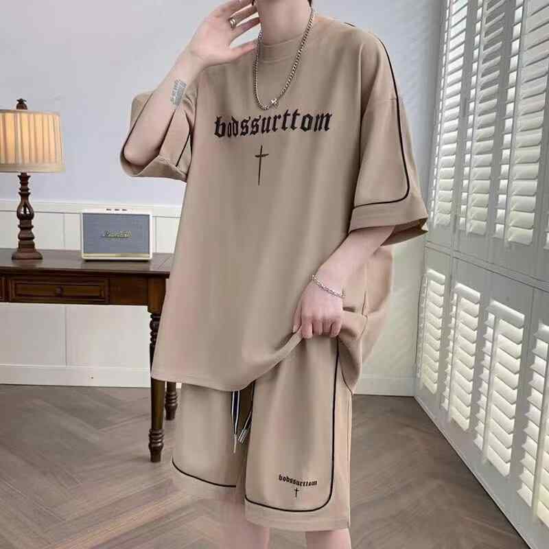 ・スタイル: スポーツ・厚さ: 普通・パンツ丈: ショートパンツ・トップス: Tシャツ・袖丈: 半袖・フード: なし・素材: 綿混紡・主な素材: 酢酸繊維・対象年齢: 18-24歳・カラー: ブラック, ホワイト, 杏色, コーヒー色・サイズ: M, L, XL, 2XL, 3XL, 4XL, 5XL・製品カテゴリ: メンズカジュアルセットアップ