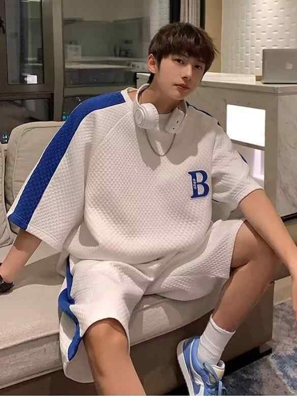 メンズ スポーツウェア 夏用 半袖Tシャツ ショートパンツ 上下セット 韓国風 カジュアル 普段使い 部屋..