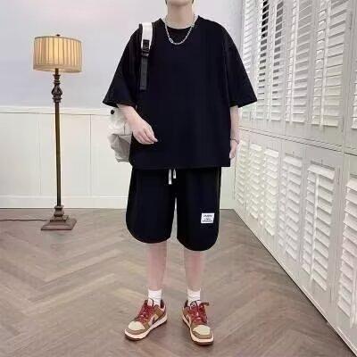 2024 夏 スポーツ ウェアの 男性の 夏 半袖 Tシャツ バスケットボールの 服の カジュアル半 パンツ 2つの セットの 韓国風 トレンド 流カテゴリー: スタイル: 動き厚さ: 普通の商品番号: A21パンツ長さ: ショーツトップスタイル: Tシャツトップス袖の長さ: 五分袖/中袖フード付きかどうか: フードなし適した季節: 夏淘宝網カテゴリー: ユースファッション(18～24歳)生地名: 化学繊維混紡主な生地構成: ポリエステル繊維(ポリエステル)主な生地成分の含有量: 70適用可能なシナリオ: 動き在庫の種類: 注文全体発売年・シーズン: 2024年夏色: 黒セット,茶色のセット,白のセット,ダークグレーセット,アプリコットのセットサイズ: M,L,XL,XXL,XXXL,XXXXL,XXXXXL主要な下流プラットフォーム: ,,,アリエクスプレス,独立したステーション,LAZADA主なエリア: アフリカ,ヨーロッパ,南米,東南アジア,北米,北東アジア,中東専用の源ですか?: はいオリジナルデザイン: いいえ製品カテゴリー: メンズカジュアルスーツ