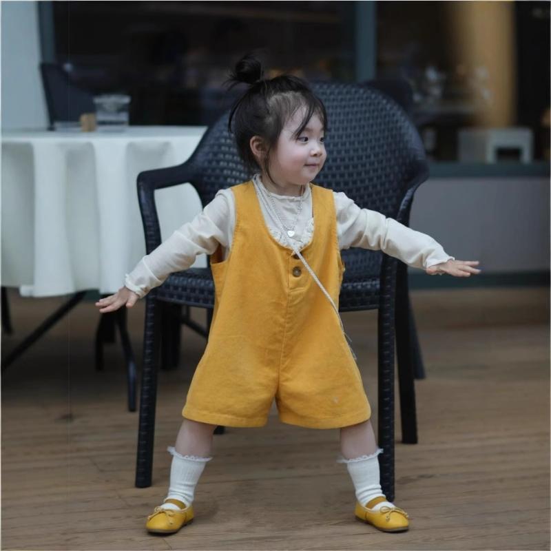 子供用パンツスーツ 女の子 春秋 韓国風 かわいい コーデュロイ 上下2点セット 米白トップス 黄色サロペット 80 90 100 110 120 130 140