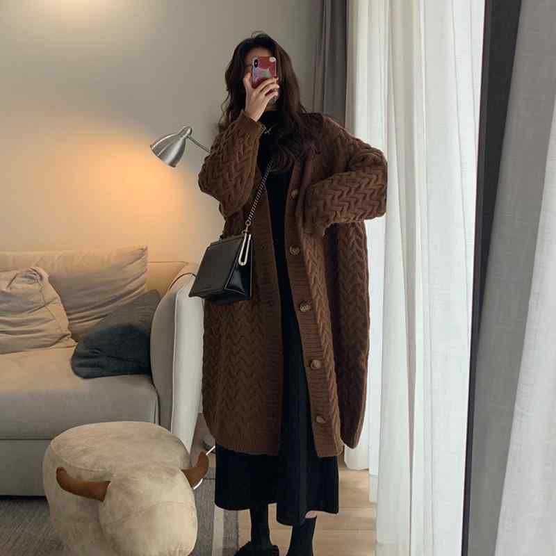 ・カテゴリ: カーディガン・素材: 鹿毛绒、ポリエステル・柄: 無地・厚さ: 厚手・スタイル: カジュアル・シルエット: ゆったり・着丈: ミドル丈(65cm<着丈≤80cm)・ネックライン: Vネック・袖丈: 長袖・袖タイプ: レギュラー袖・カラー: コーヒー、カーキ、ブラック・サイズ: フリーサイズ・留め具: シングルボタン・対象年齢: 成人・適用対象: 女性
