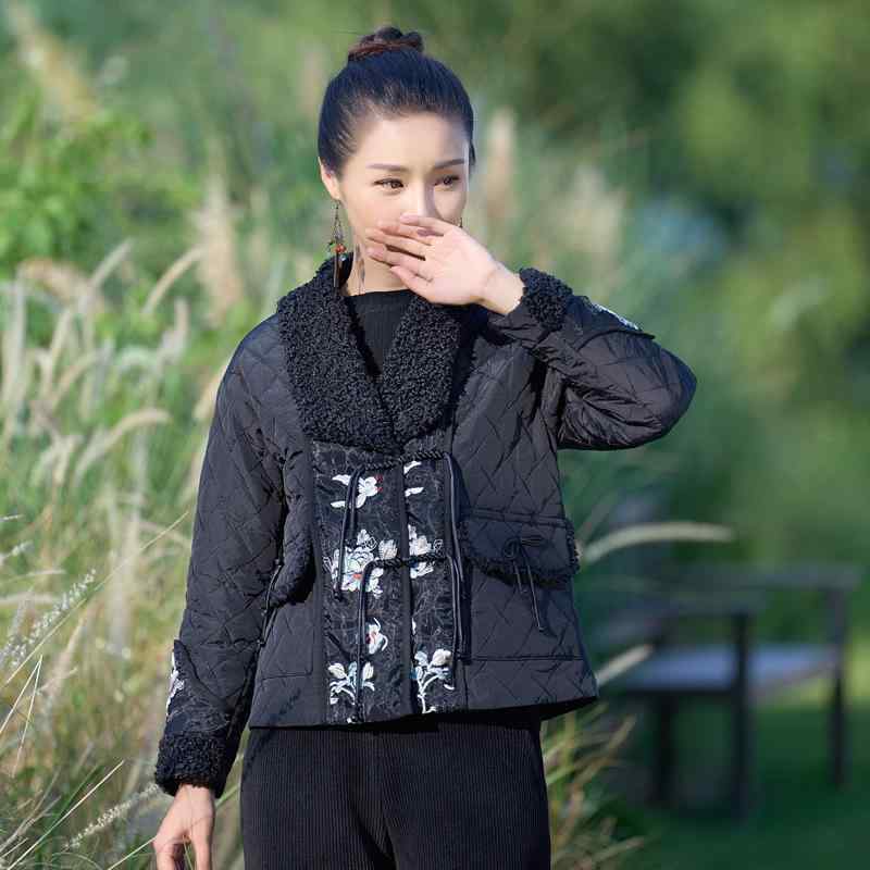 綿入りジャンパー レディース 民族風 刺繍 ショート丈 綿服 刺繡 チャイナ風ボタン ポケット付き 防寒着 秋冬 ブラック(4)