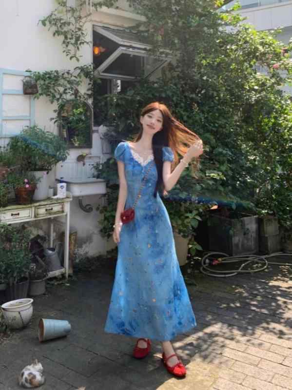 ・素材: ポリエステル・柄: 花柄・スタイル: ベーシック、通勤・スカート丈: ミモレ丈・スカートタイプ: Aライン・ネックライン: Vネック・袖丈: 半袖・袖タイプ: レギュラー・ウエスト: ハイウエスト・色: 画像色・サイズ: S、M、L、XL・組成: ワンピース・前立て: プルオーバー・主素材含有量: 70-80%・主素材2含有量: 30%以下