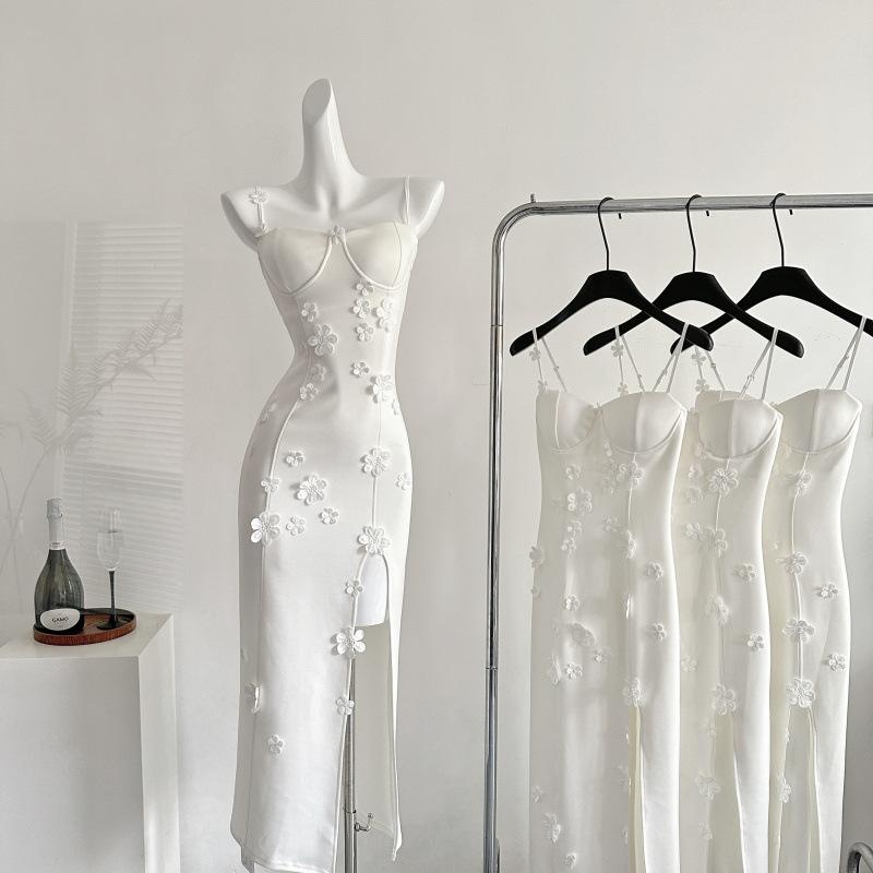 ワンピース レディース 立体花柄 Aライン ロング 高見え ホワイト 白 ノースリーブ スクエアネック ポリエステル 春夏 パーティー お呼ばれ 二次会