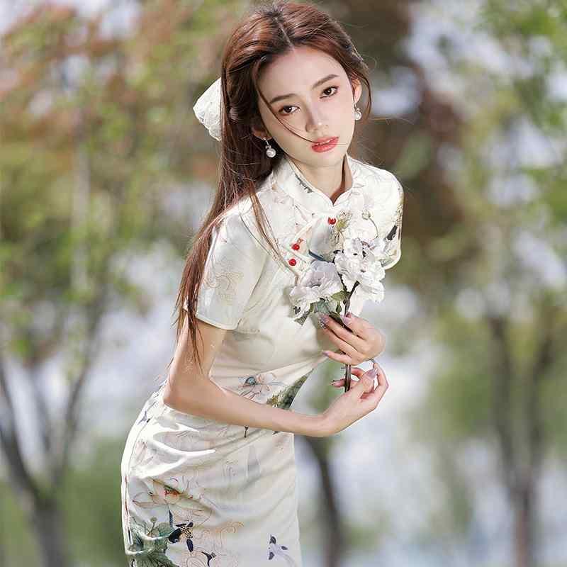 チャイナドレス レディース ワンピース 新しい中国スタイル 気質 高級感 普段着 若い女性向け マカロンカラー ポロネック 公主袖 ミディアム丈 M L XL 2XL 3XL グリーン ホワイト 文芸 レトロ TR面料