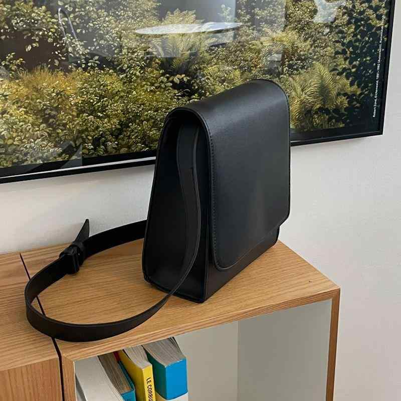 ショルダーバッグ 男性用 PUレザー 鞄 シンプル 無地 斜めがけ カジュアル 通勤 メッセンジャーバッグ 黒