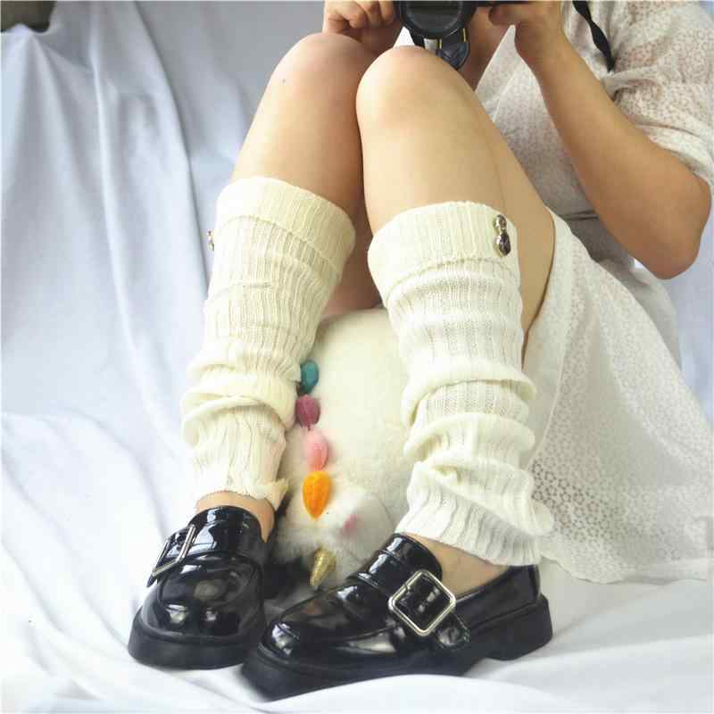 靴下 レディース ニット レッグウォーマー 秋冬 メタルボタン付き かわいい ガーリー あったか アクリル 中筒丈 無地 白 ホワイト系 カーキ グレー 赤