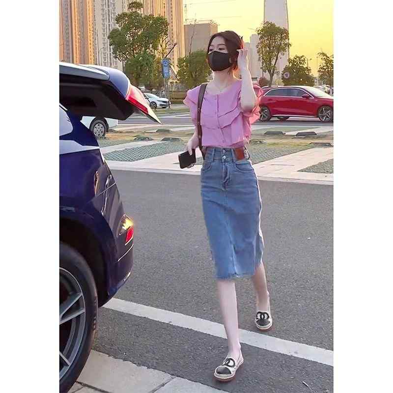 ・スカート丈: ミモレ丈・デザイン: ボタン、無地・生地: ポリエステル・主な素材: ポリエステル・素材割合: 70-80%・カラー: 紫トップス、ブルーフレアスカート、紫トップス+ブルーフレアスカート(セット)・サイズ: S(47.5kg以下推奨)、M(47.5-52.5kg推奨)、L(52.5-57.5kg推奨)、XL(57.5-62.5kg推奨)、2XL(62.5-70kg推奨)・スタイル: エレガント、通勤・セット内容: スカートセット・対象: 女性・袖: 通常袖・袖丈: 五分袖・アイテム: カジュアルセットアップ