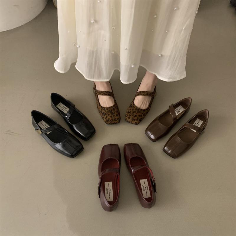 パンプス レディース フラット ローヒール スクエアトゥ ストラップ ヒョウ柄 マリージェーン シューズ 靴 通勤 普段使い 黒 赤 茶色 春夏(4)