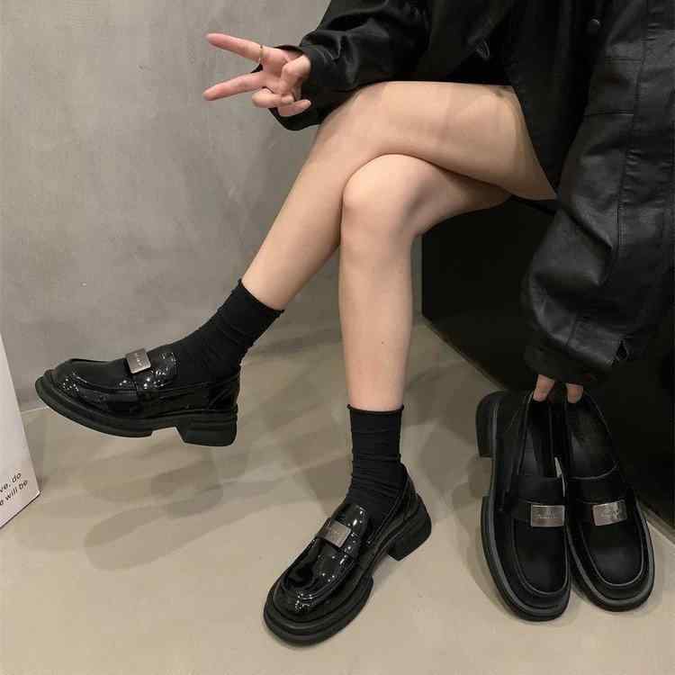 ローファー レディース 靴 秋冬 厚底 レトロ カジュアルシューズ ラウンドトゥ ローヒール チャンキーヒール フェイクレザー ブラック