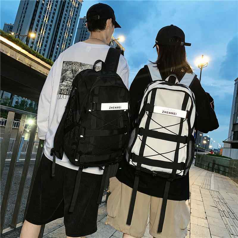 ・バッグサイズ: 大・容量: 20〜35L・バッグ内部構造: ファスナー付き内ポケット、PCポケット・開閉方法: ファスナー・素材: キャンバス・機能: 通気性・硬さ: ソフト・柄: 無地・スタイル: ストリート・裏地: ポリエステル・ショ...