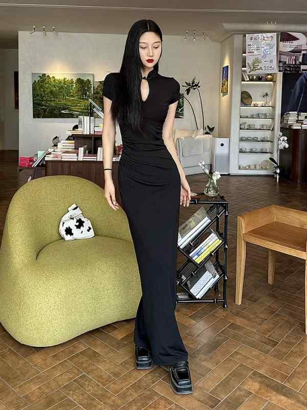 チャイナドレス レディース ワンピース ポリエステル 無地 半袖 ブラック 黒 開衩 スリット ミモレ丈 膝下丈 スリムフィット スタイル..