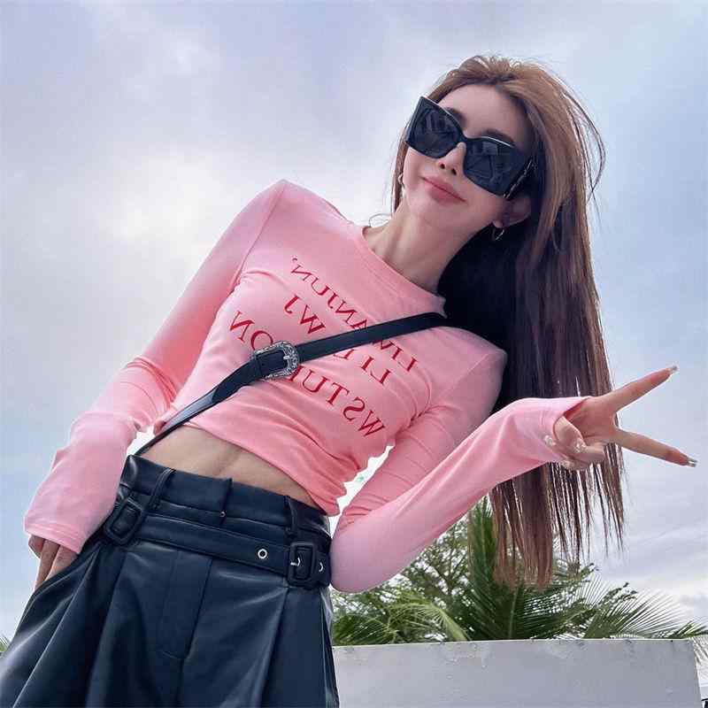・カテゴリ: Tシャツ・スタイル: 日系風・主な素材: ポリエステル95%以上・柄: 文字・ネックライン: クルーネック・袖丈: 長袖・袖型: 通常袖・着丈: 短め(40cm超50cm以下)・フィット感: スリムフィット・カラー展開: ピンク・サイズ展開: S、M、L、XL