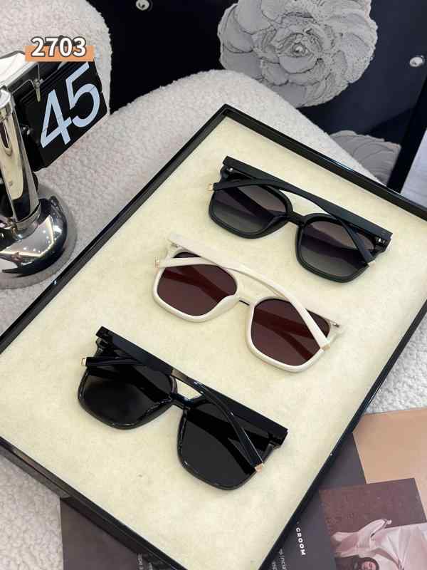 サングラス 男女兼用 ドライブ 釣り 偏光レンズ UV400カット 黒縁 スクエア ブラック グレー系 アウトドア スポーツ