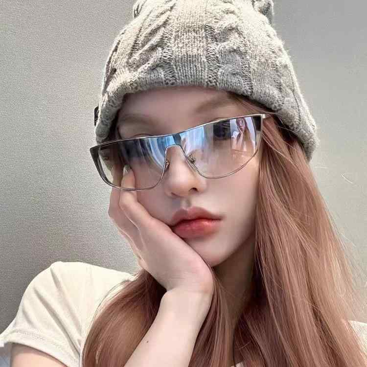 サングラス レディース メンズ UVカット ファッション おしゃれ メタルフレーム ドライブ 異形 ブラック 黒 シルバー 銀 グレー ゴールド 金