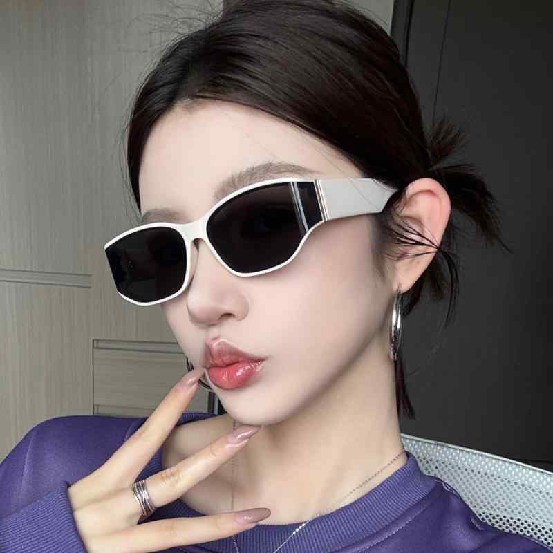 サングラス レディース UVカット 紫外線対策 レトロ 猫目型 キャットアイ かわいい 小顔効果 ブラック グレー ラウンド スクエア ドライブ 旅行 パーティー