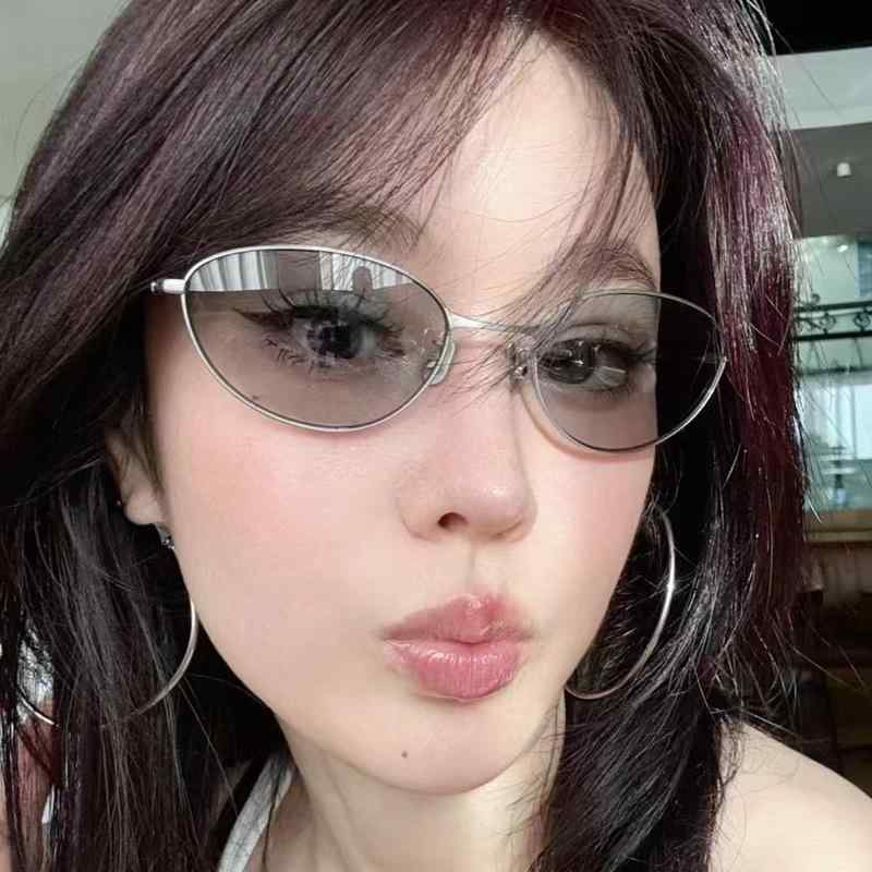 サングラス レディース メタルフレーム 猫目型 UVカット 紫外線対策 普段使い お出かけ 銀色 シルバー ブラック 黒色 金色 ゴールド