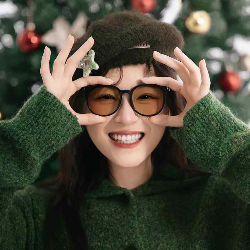 サングラス レディース メンズ 黒縁 茶色 UVカット 紫外線対策 かわいい おしゃれ 街歩き ドライブ 運転 旅行 釣り アウトドア 黒 ブラック