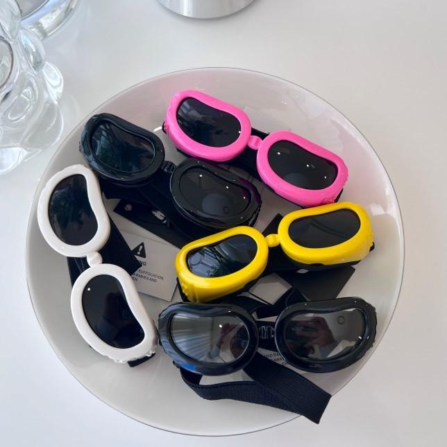 サングラス ペット用 猫用 犬用 紫外線対策 遮光 ブラック ファッション おしゃれ かわいい お散歩 お出かけ ドライブ