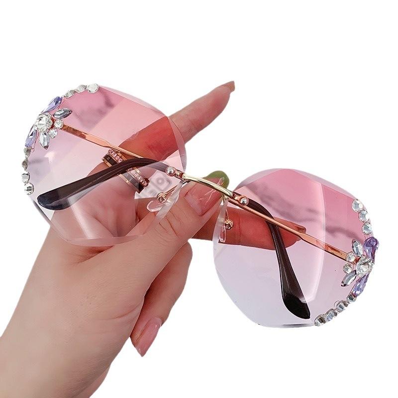 サングラス レディース UV400 紫外線カット 無枠 水晶カット 縁なし 遮光 金色 個性的なデザイン ファッション ドライブ 旅行