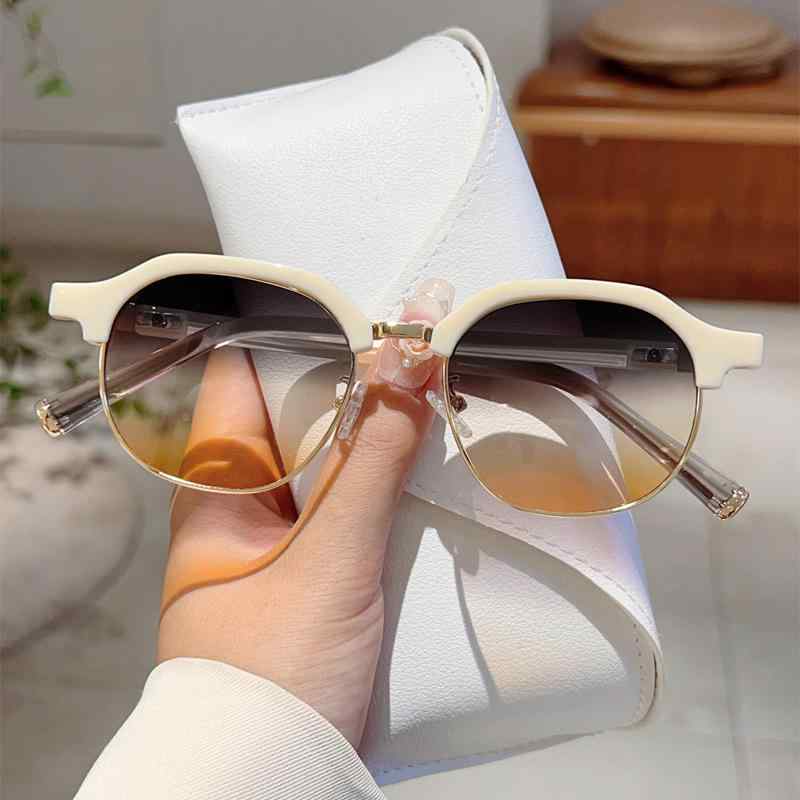 サングラス レディース メンズ 眉毛フレーム 高級感 韓国風 トレンド レトロ UV400 紫外線カット ブラ..