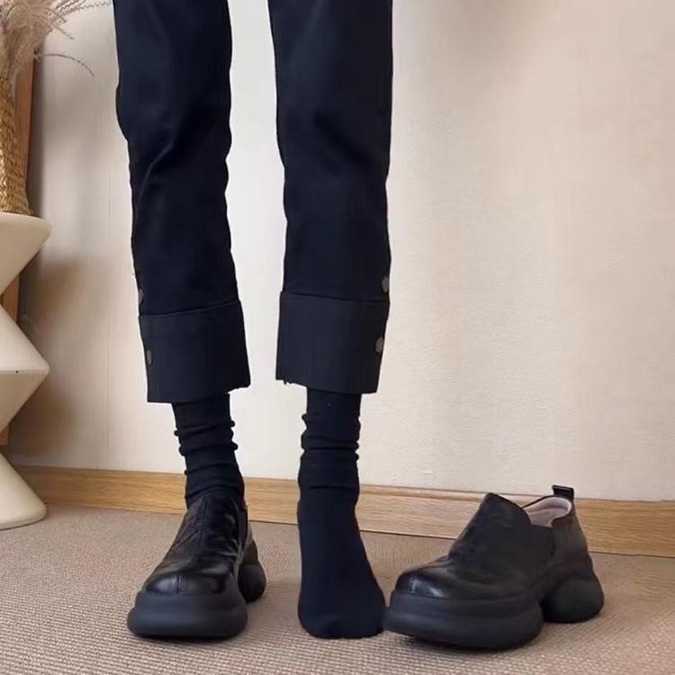 ローファー レディース 厚底 フラットシューズ ラウンドトゥ スリッポン 羊革風 PUレザー 春夏秋 黒 ブラック