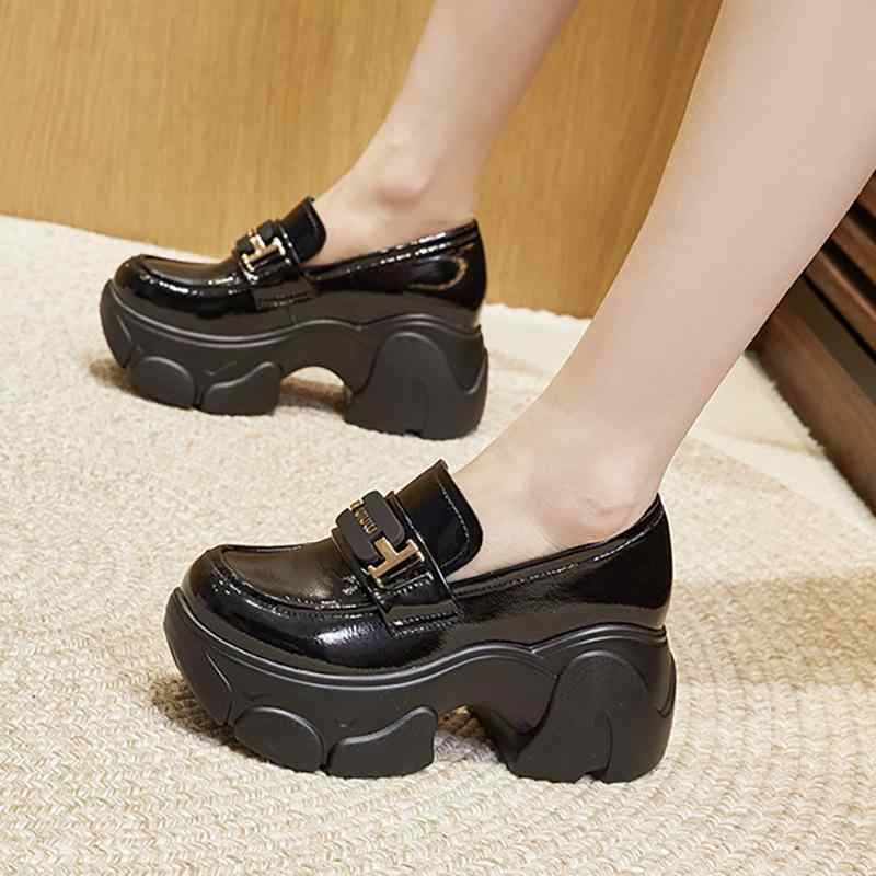 ローファー レディース 厚底 ローファーシューズ 黒 白 レースアップ エナメル 防水 ラウンドトゥ インヒール 身長アップ 普段使い 通勤 春夏秋冬