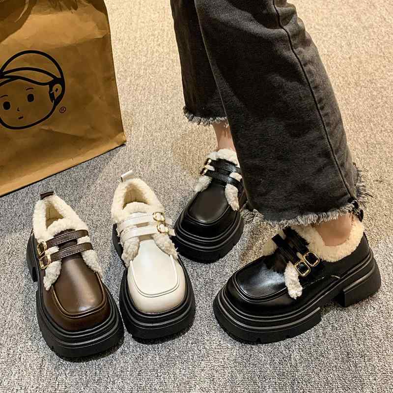 ローファー レディース 秋冬 フラット 厚底 ラウンドトゥ 粗ヒール スリッポン PUレザー 合皮 黒 白 茶色 普段使い デイリー