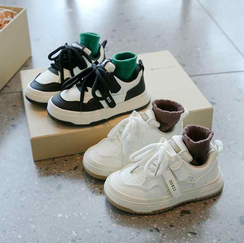スニーカー キッズ 子供靴 男の子 女の子 運動靴 韓国風 スケートシューズ カジュアル 米白 黒 通気性 軽量 耐摩耗 衝撃吸収 春夏 秋