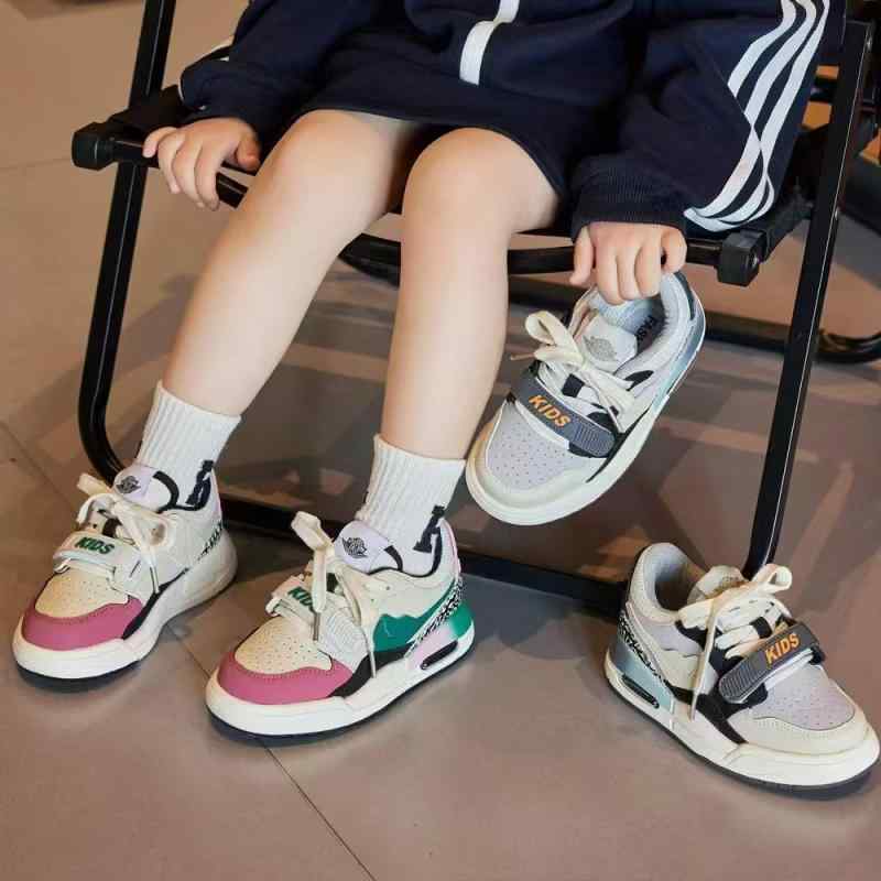 スニーカー キッズ 軽量 通気性 スポーツシューズ 男の子 女の子 運動靴 子供靴 EVA 超遷皮 春夏 秋冬 ..