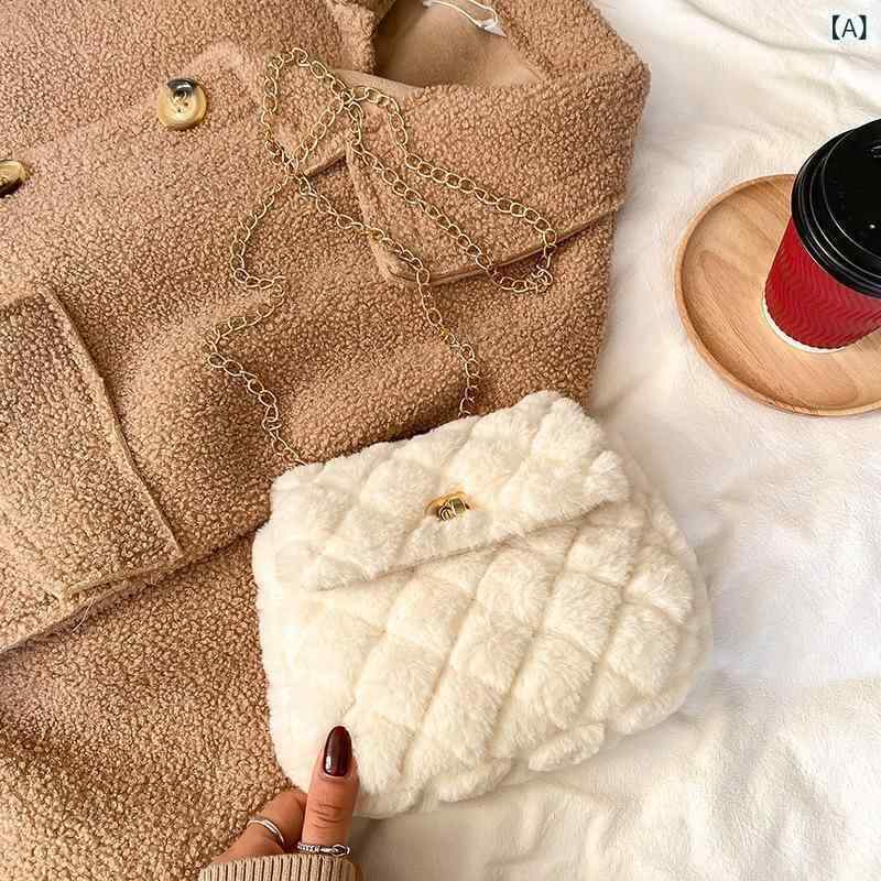 バッグ レディース 鞄 ふわふわ もこもこ ショルダー 斜めがけ かわいい 韓国 ファッション チェーン ポリエステル 小さめ ミニ 秋冬 白 ベージュ 黒