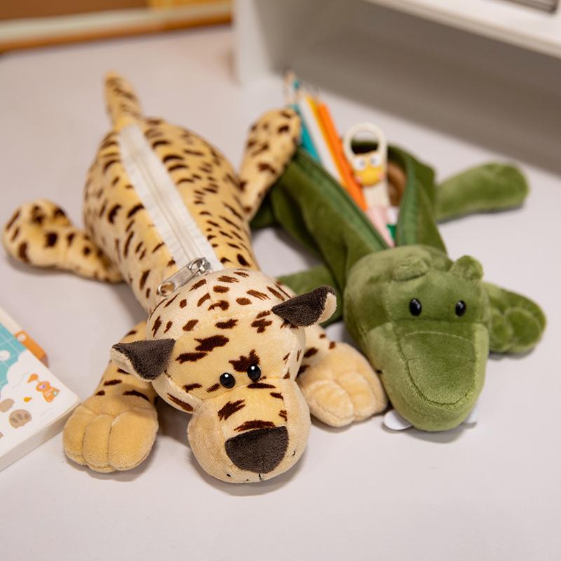 ペンケース レディース メンズ 韓国風 アニマル ぬいぐるみ ふわふわ 文具収納 筆箱 化粧ポーチ コスメポーチ 小物入れ 棕色猩猩 河馬 亀 鰐 長頸鹿 青蛙 虎 象 深棕獅子 ヒョウ柄 大黄鴨 シャーペイ 棕熊 猿 黒縞虎