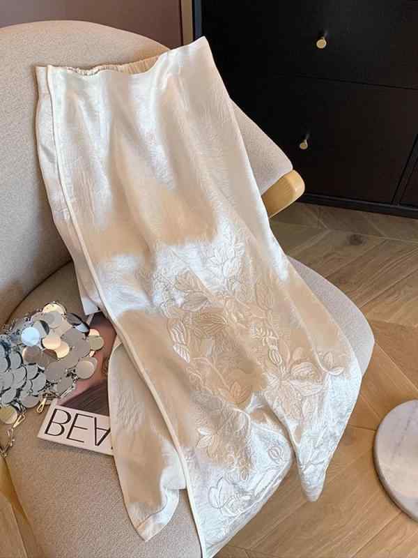 スカート レディース Aライン 膝下丈 ミモレ丈 ポリエステル サテンプリーツスカート 春夏 エレガント レトロ 刺繡 切り替え デザイン おしゃれ きれいめ フェミニン