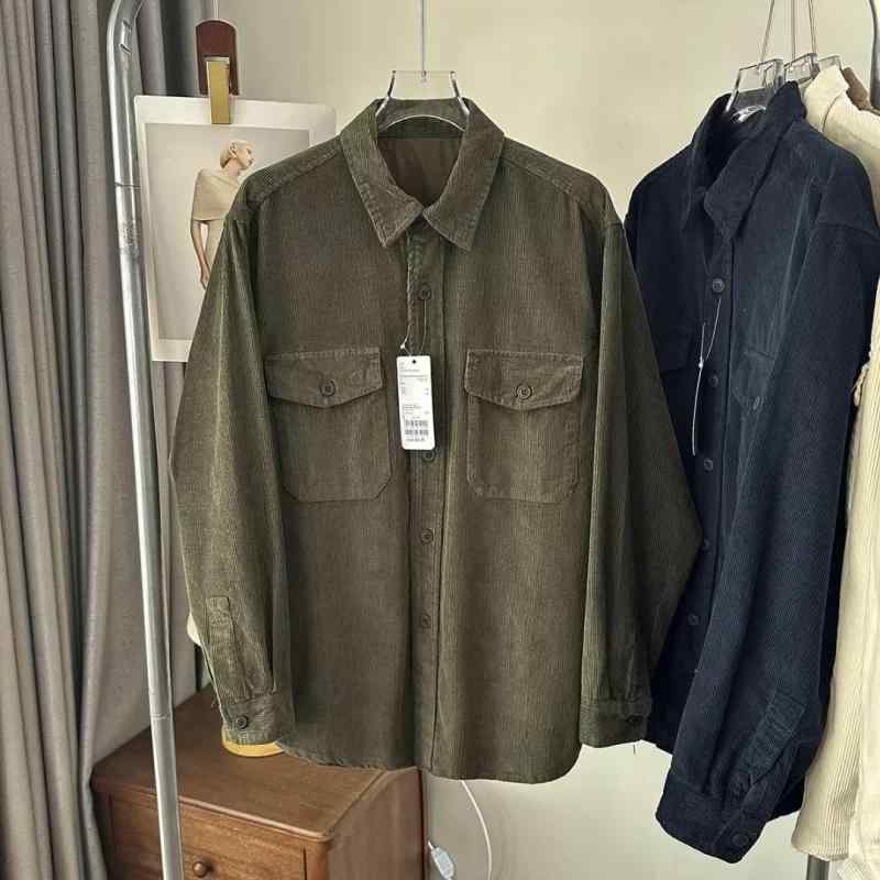 ・素材: 綿、スパンデックス・柄: 無地・スタイル: プルオーバー・袖丈: 長袖・シルエット: ゆったり・着丈: 普通 (50cm超～65cm以下)・ネックライン: 襟付き・袖のタイプ: レギュラー・流行の要素: 配色・カラー: オフホワイト、ダークグレー、ダークブラウン、ダークオリーブ・サイズ: S、M、L、XL・テイスト: エレガント、通勤・フロント: シングルブレスト・素材の割合: 30%以下・スタイル: 知的・アイテム: シャツ