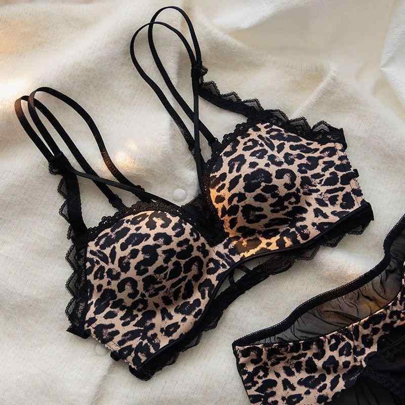 ブラジャー & ショーツ レディース 女性 下着 セットアップ ヒョウ柄 豹柄 小胸 厚手 パッド 盛れる 谷間 快適 コットン 綿 ノンワイヤー 締め付けない 肌色 ブラック 黒