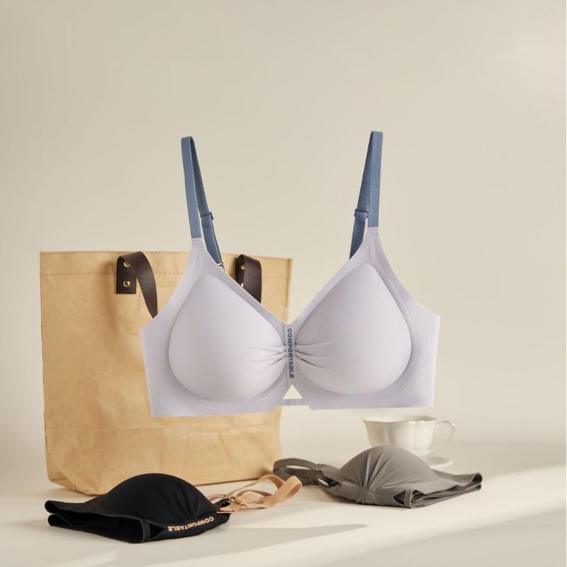 ブラジャー レディース 小胸 補正 谷間メイク ノンワイヤー ソフト 快適 通気性 薄型 肩紐調節可 黒 ブ..