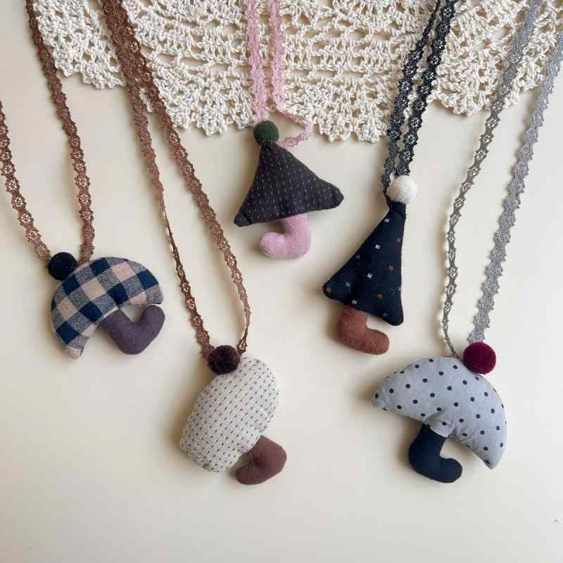 ネックレス キッズ 子供用 布製 ドット柄 格子柄 雨傘 モチーフ かわいい ファッション小物 グレー 緑 ..