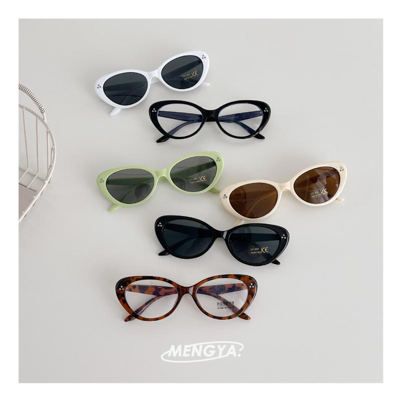 ・眼鏡構造: フルフレーム・適用シーン: 日焼け防止、旅行・スタイル: 個性、小衆、未来風、ins風、ネットトレンド風、クール＆キュート・レンズ材質: プラスチック・フレーム材質: PC、プラスチック・メガネの形状: ラウンド・流行要素: 幾何学・レンズカラー: ブラック、ブラウン、ホワイト、その他、クリア、グリーン、レッド・透過率分類: カテゴリ2/サングラス