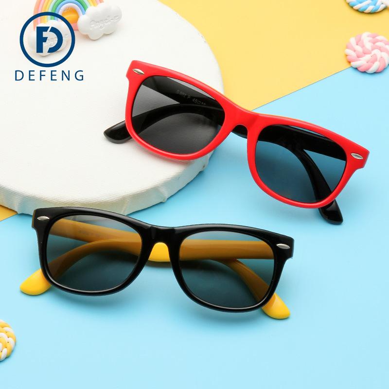 ・眼鏡構造: フルフレーム・適用シーン: 日焼け防止、旅行・フレームカラー: c11亮黒フレーム、c13砂黒フレーム、c14黒フレーム赤脚、c18黒フレーム青脚、c17黒フレームオレンジ脚、c16黒フレーム黄脚、c15黒フレーム白脚、c4白フレーム白脚、c4白フレーム赤脚、c41濃い青フレーム、c31濃い青フレーム青脚、c12濃い青フレーム黄脚、c32濃い青フレーム紫脚、c21濃い青フレームピンク脚、c33青色フレーム、c29青フレーム濃い青脚、c5青フレーム黄脚、c19青フレームピンク脚、c9紫フレーム黄脚、c40赤フレーム黒脚、c6赤フレーム白脚、c30ローズレッドフレームピンク脚、c3ピンクフレーム黄緑脚、c1黄緑フレームピンク脚、c27青緑フレームピンク脚、c8オレンジフレーム白脚、c2黄フレームピンク脚、c7緑フレームオレンジ脚、c10黄フレーム青脚、c23砂濃い青フレームピンク脚、c20砂紫フレームピンク脚、c22砂ピンクフレームピンク脚・スタイル: ファッションOL・レンズ素材: TAC・フレーム素材: TR90・眼鏡スタイル: 楕円フレーム・透過率分類: クラス2/サングラス・流行要素分類: なし・UVカットレベル: UV400