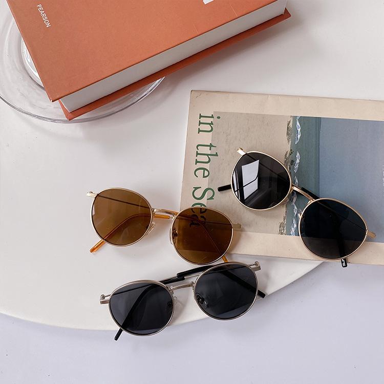 サングラス キッズ 男女児兼用 ファッション UVカット 紫外線対策 2歳 3歳 4歳 5歳 6歳 7歳 8歳 メタル..