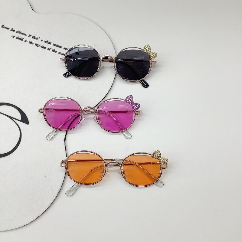 ・メガネ構造: フルリム・適用シーン: 日焼け防止、釣り、旅行、サイクリング、ファッション、運転、舞台演出、パーティー・フレームカラー: ゴールド/ライトピンク、ゴールド/グレーグラデーション、ゴールド/パープル、ゴールド/ブラウン、ゴールド/オレンジ、ゴールド/グレー・スタイル: ベーシック、エレガント、カジュアル、スポーティ、オフィス、ラグジュアリー・レンズ素材: AC・フレーム素材: 金属・メガネ型: 楕円・透過率: カテゴリ3/サングラス