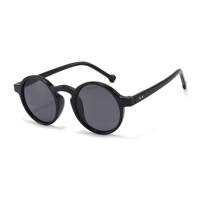 ・眼鏡構造: フルフレーム・UVカット: UV400・適用シーン: スポーツ、日焼け防止、スキー、登山、ビーチ、ラフティング、釣り、ハンググライダー、旅行、日常、アウトドアスポーツ、ランニング、フィットネス、サイクリング、パーティー・フレームカラー: 白フレーム黒/グレーレンズ、べっ甲フレーム黒/グレーレンズ、ピンクフレームグラデーショングレーレンズ、黒フレーム黒/グレーレンズ、ベージュフレーム黒/グレーレンズ、透明フレームピンクレンズ・レンズカラー: グレー