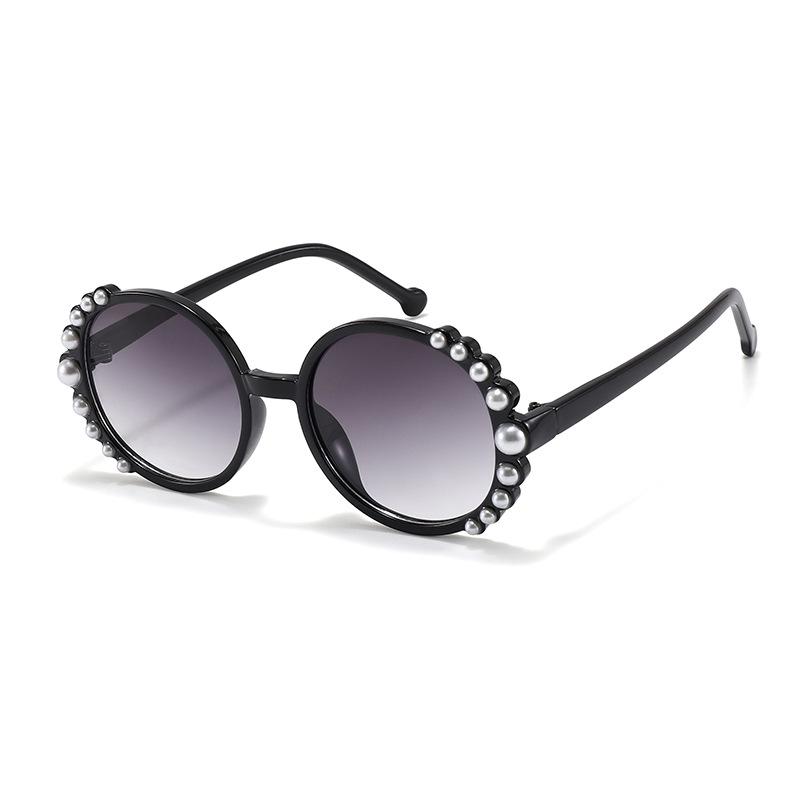 ・眼鏡構造: フルリム・UVカット: UV400・適用シーン: スポーツ、日焼け防止、スキー、登山、ビーチ、ラフティング、釣り、ハンググライダー、旅行、日常、アウトドアスポーツ、ランニング、フィットネス、サイクリング、パーティー・フレームカラー: 白フレーム-グレーレンズ、べっ甲フレーム-茶色レンズ、黒フレーム-グレーレンズ、赤フレーム-グレーレンズ、緑フレーム-グレーレンズ、ピンクフレーム-ピンクレンズ・レンズカラー: グレー