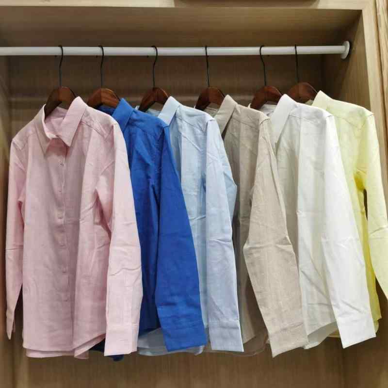 ・カテゴリ: シャツ・スタイル: 知性風、気質通勤・主な素材: 化纤、氨纶30%以下・袖丈: 長袖・柄: 単色・カラー展開: 白色、水粉色、橙色、草緑色、深橄欖色、宝藍色、紺色、浅米色、青緑色、浅藍色、珊瑚紅色、杏黄色・サイズ展開: S、M、L、XL・ネックライン: POLO領・袖型: 通常・流行要素: 撞色・版型: ゆったり・衣長: 普通(50cm<衣長≤65cm)