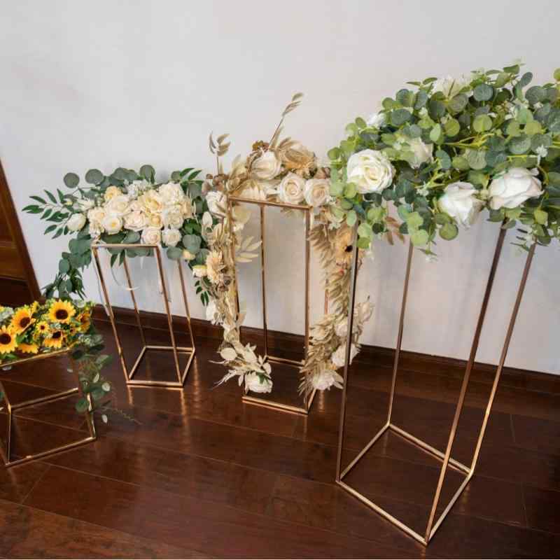 ・素材: 金属・サイズ: 100cm、4点セット・カテゴリ: ケーキ架・製品カテゴリ: 会場装飾品